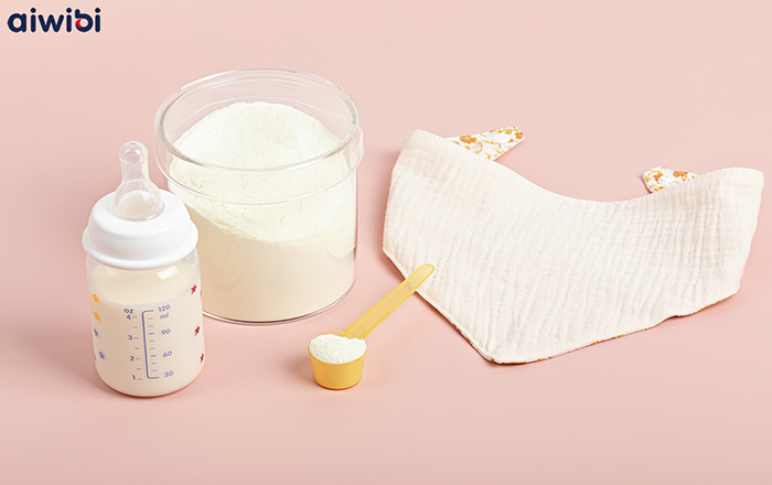 ¿Cómo selecciono una fórmula para mi bebé intolerante a la lactosa?